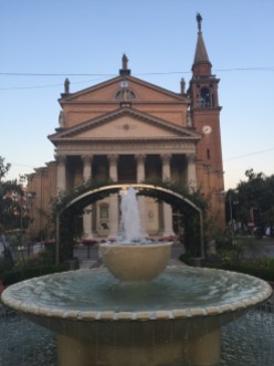 Katedralen Santa Maria delle Grazie er den viktigste kirken i byen San Dona di Piave .